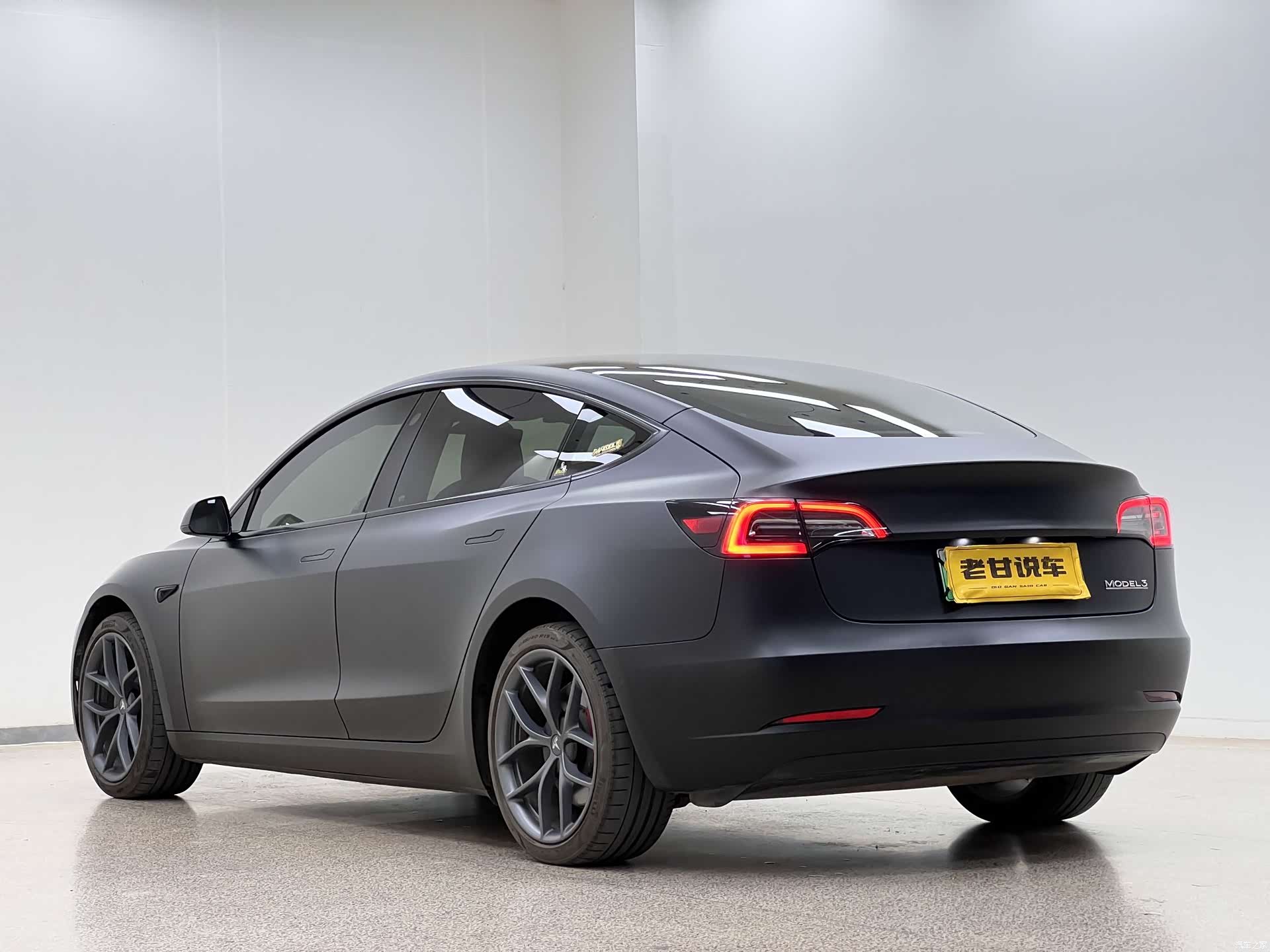 Tesla Model 3, 2023 все фото