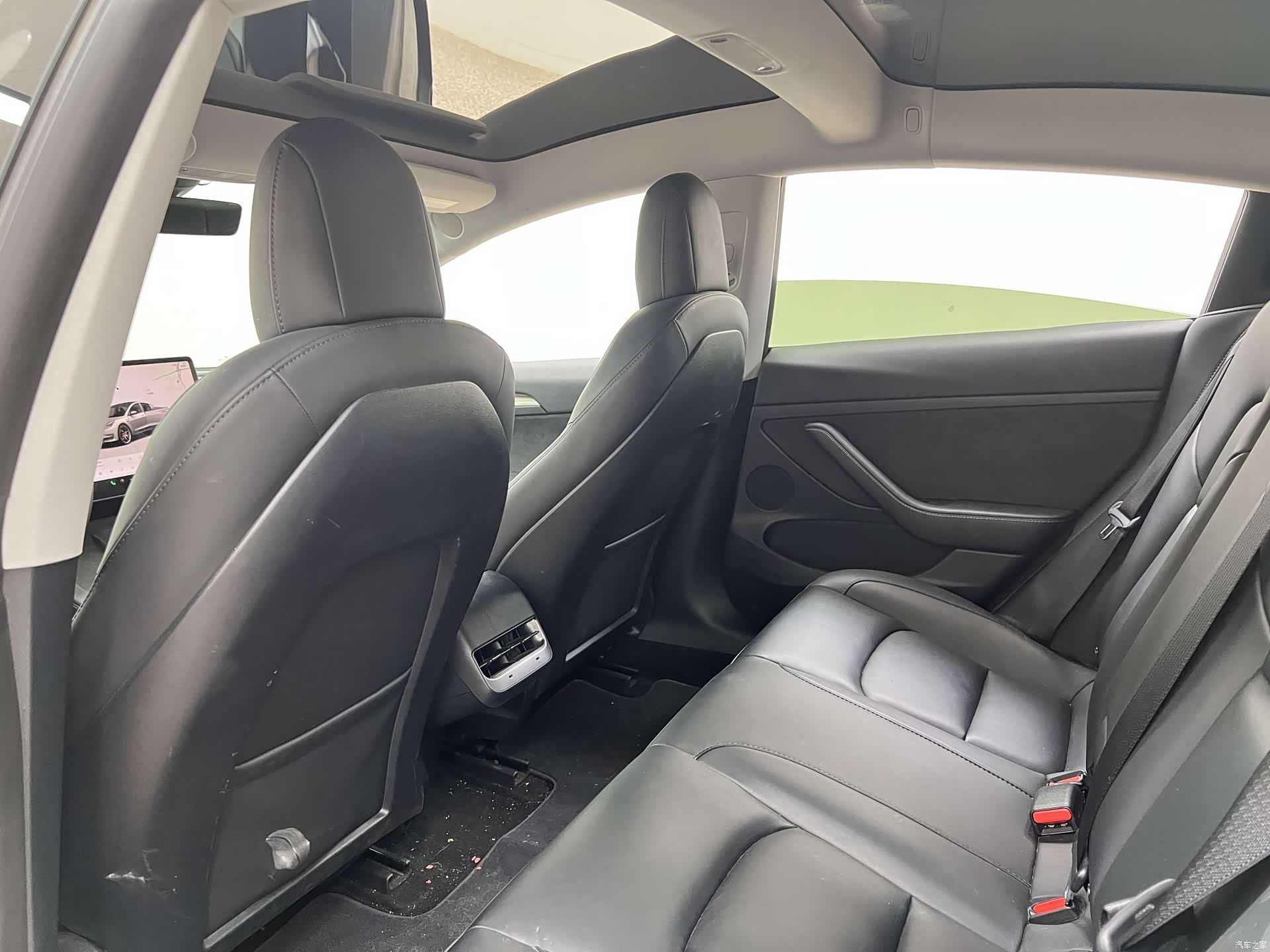 Tesla Model 3, 2023 19