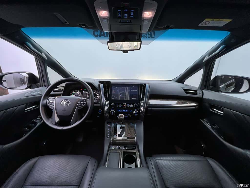 Toyota Vellfire, 2023 9