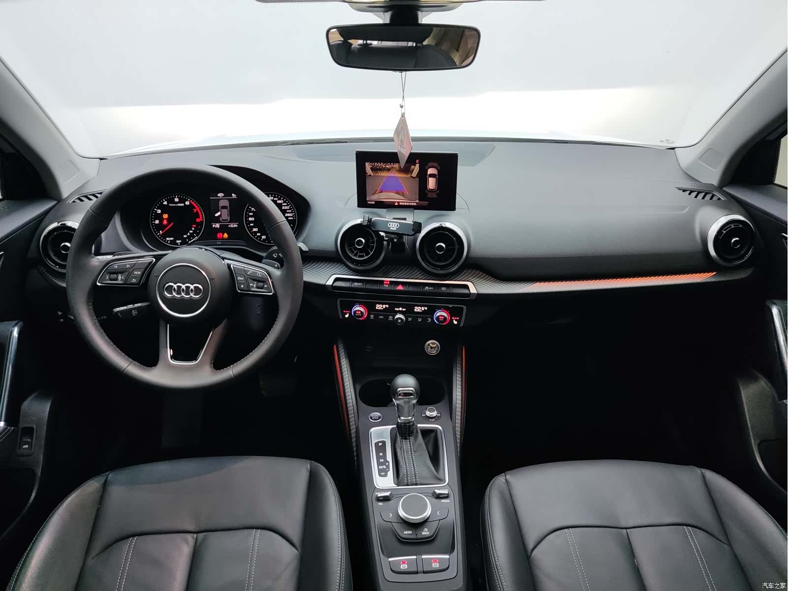 Audi Q2L, 2021 8