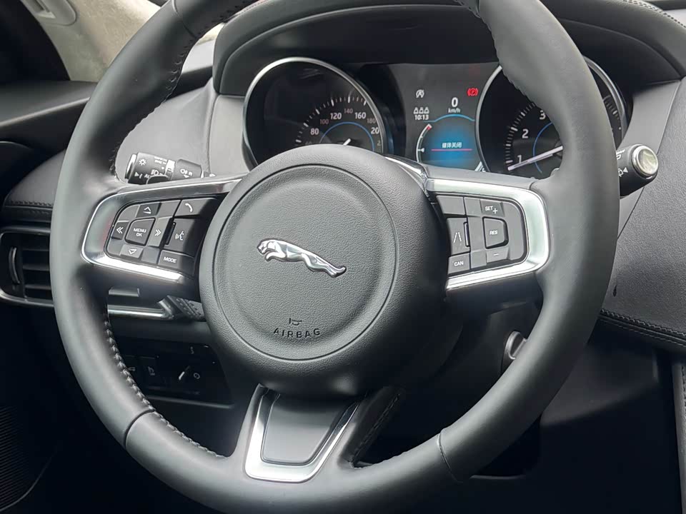 Jaguar F-PACE Jaguar F-PACE
