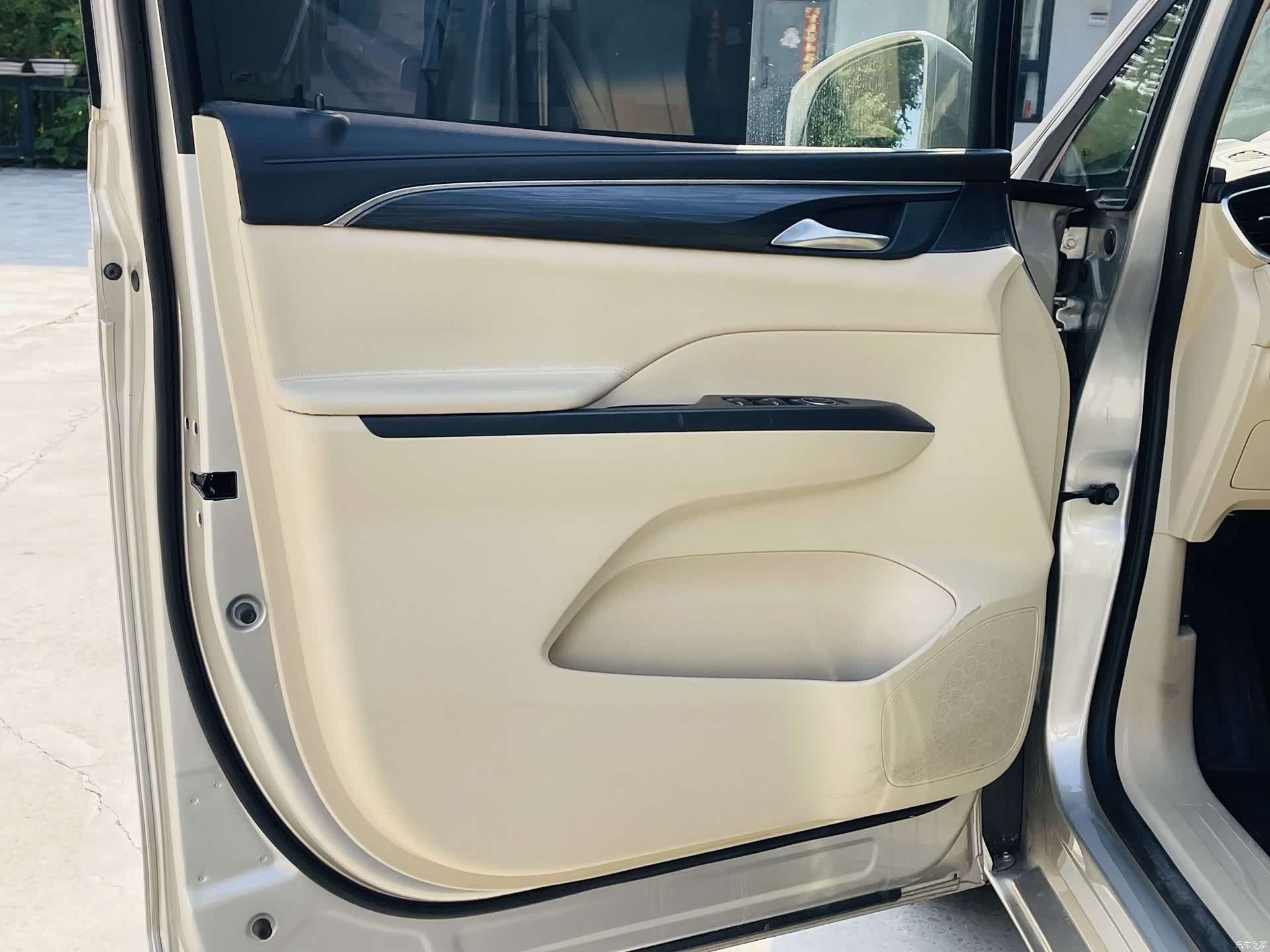 Buick GL8, 2022 9