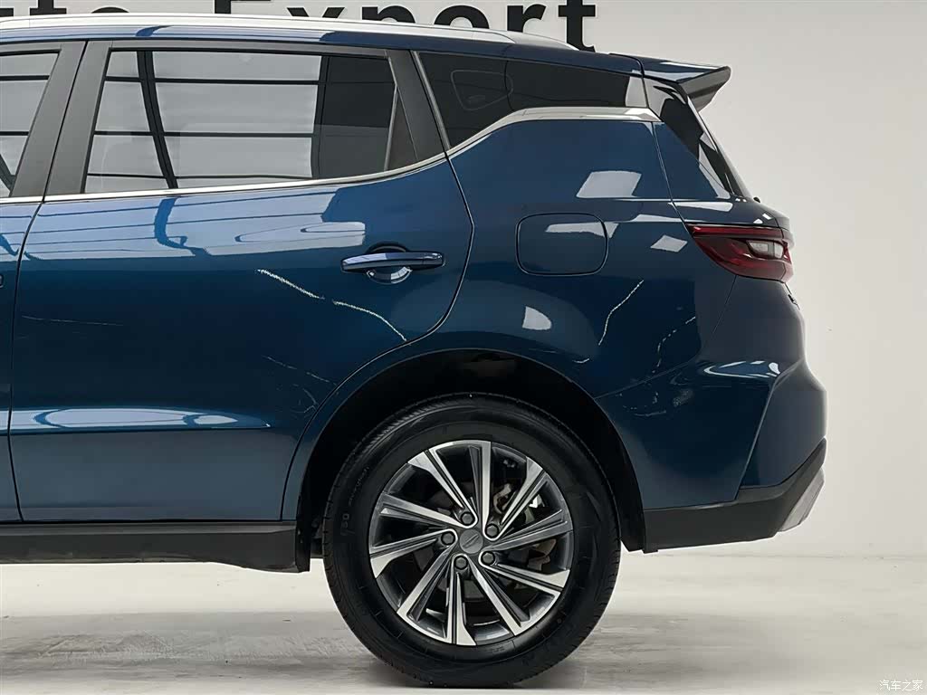 Geely X6, 2022 17