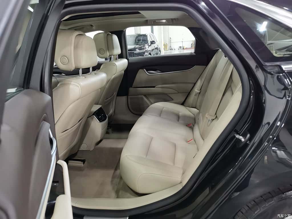 Cadillac XTS, 2015 15