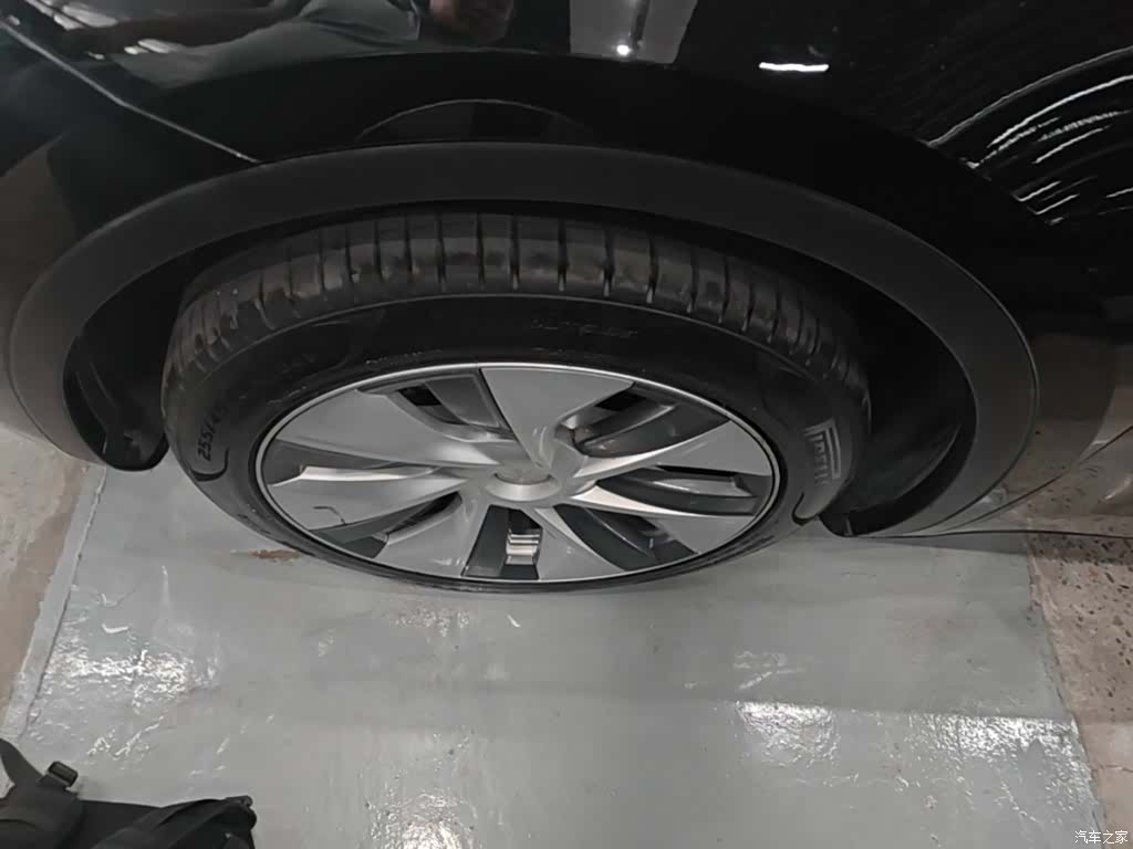Tesla Model Y, 2023 23