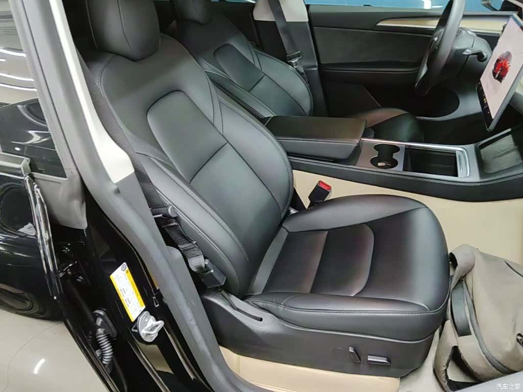 Tesla Model Y, 2022 25