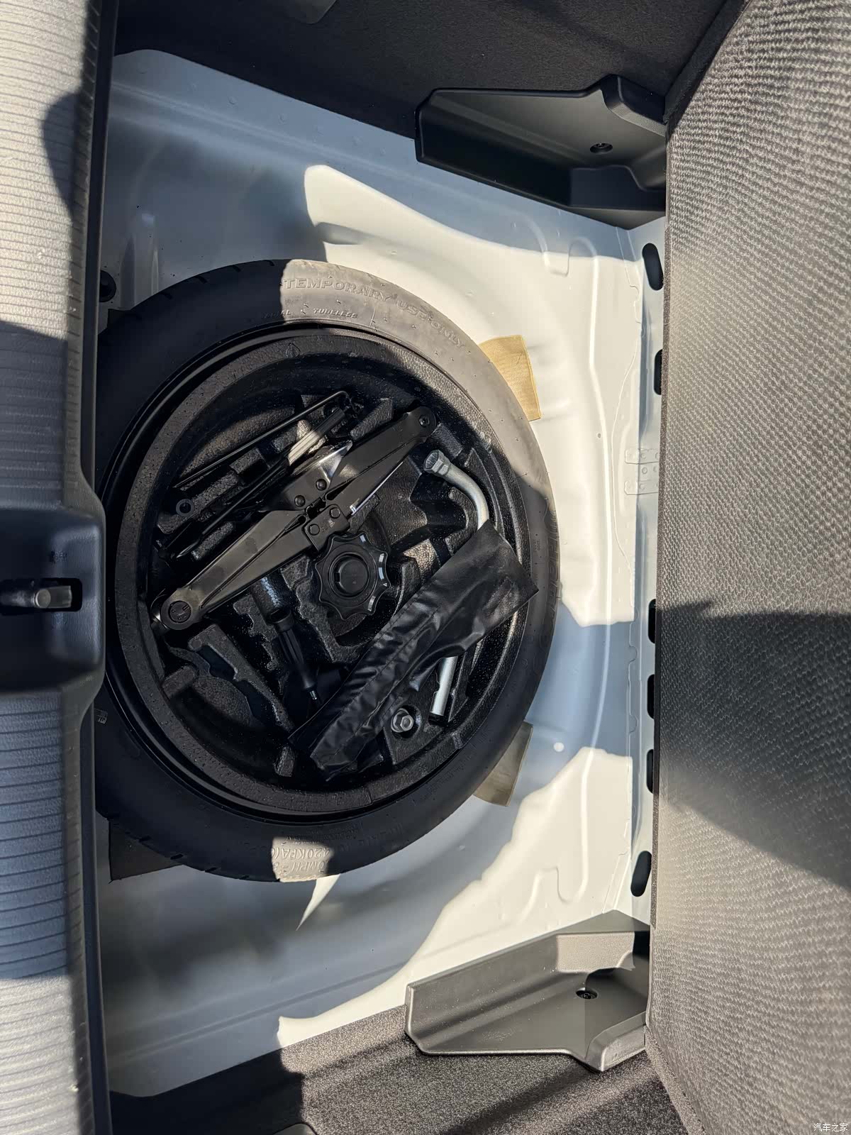 Audi Q2L, 2021 9