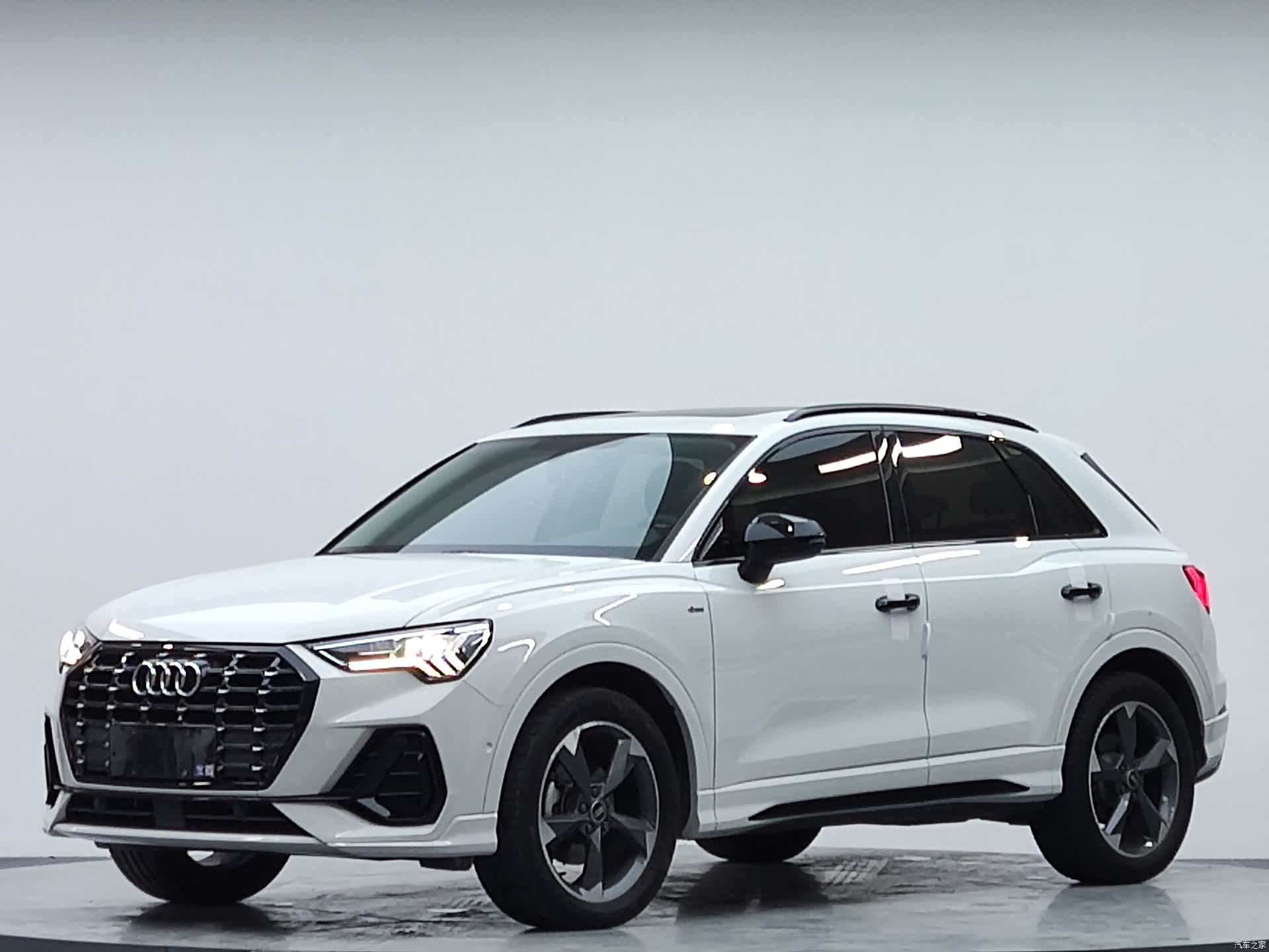 Audi Q3, 2022 2