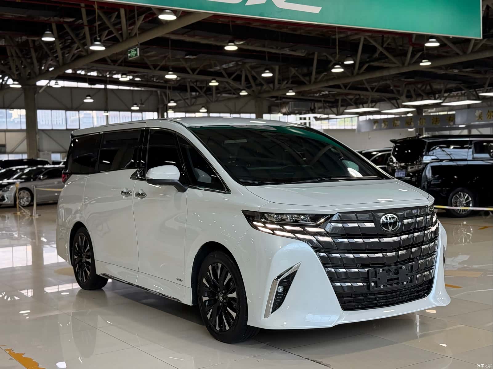 Toyota Alphard, 2024 2