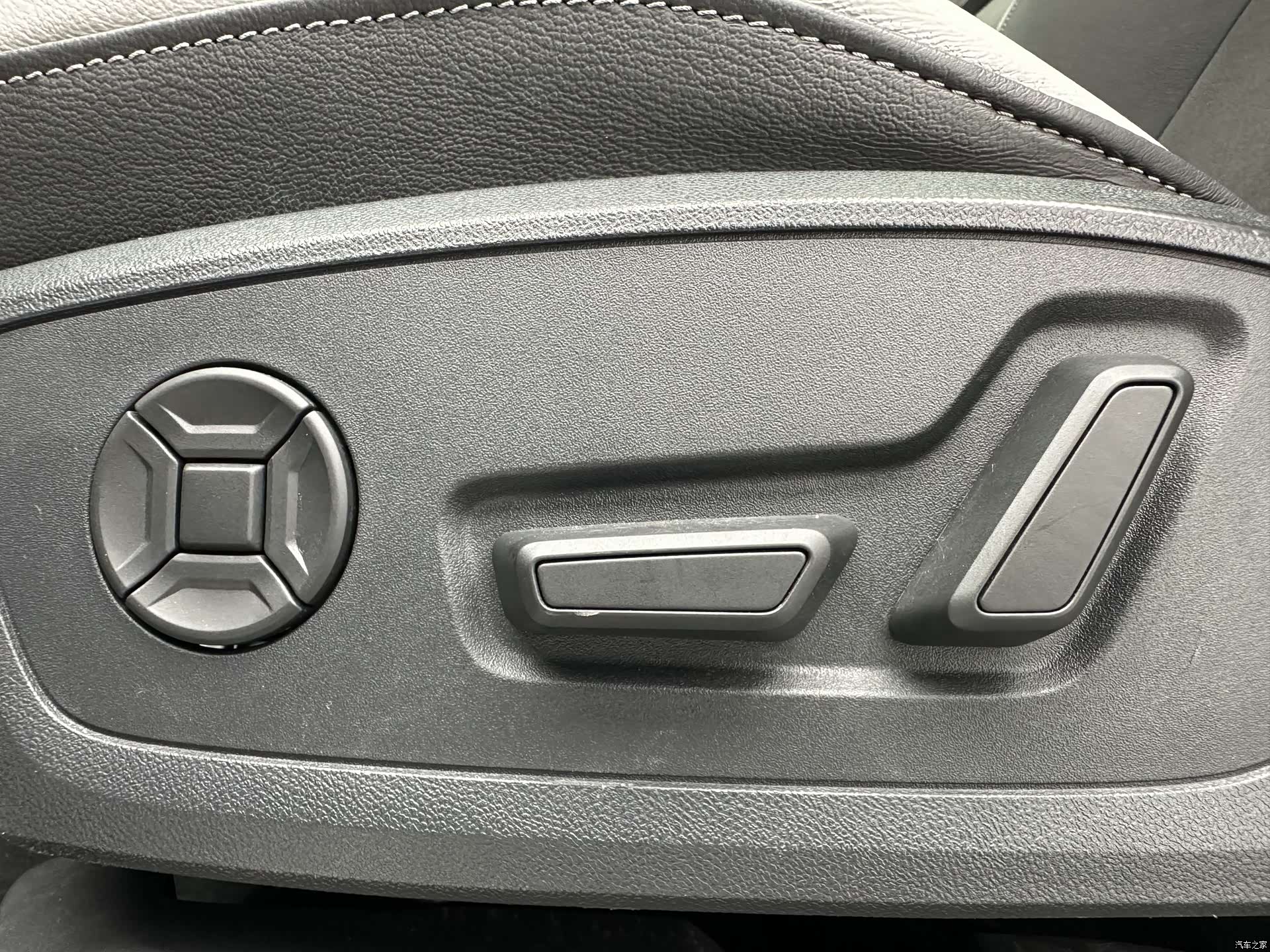 Audi Q3, 2022 13