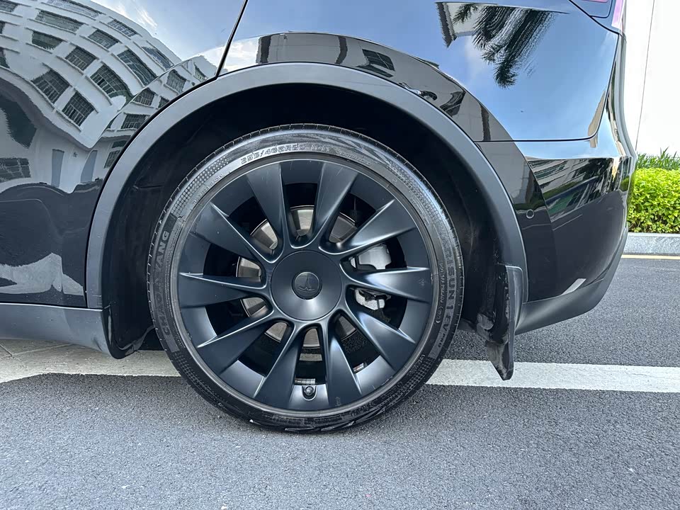 Tesla Model Y Tesla Model Y