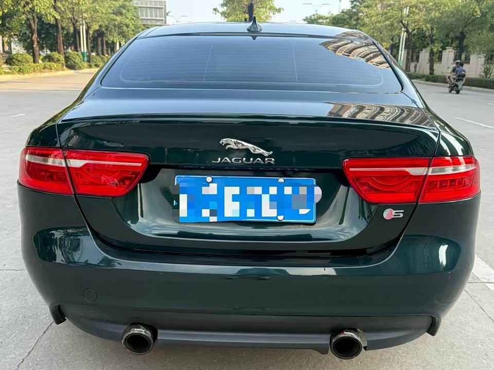 Jaguar XE