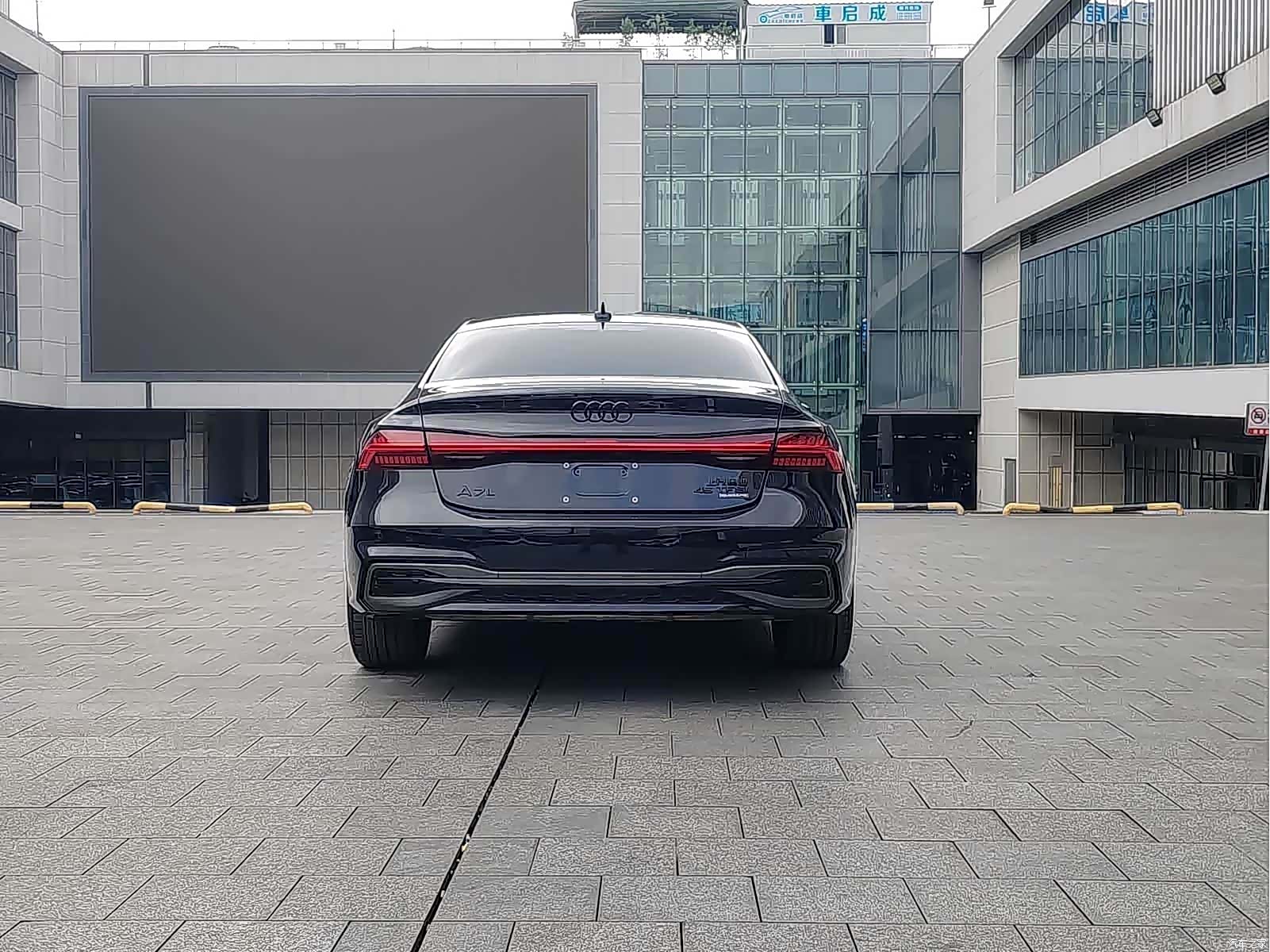 Audi A7L, 2025 16