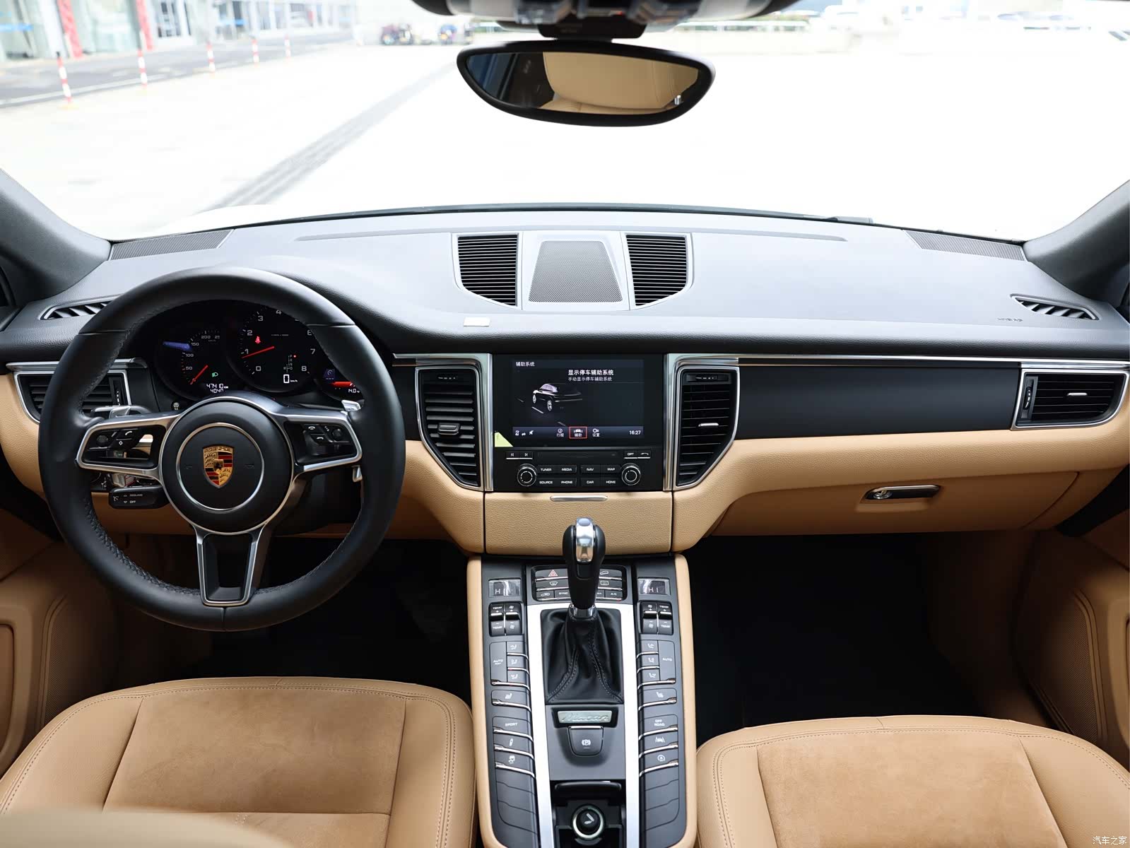Porsche Macan, 2018 9