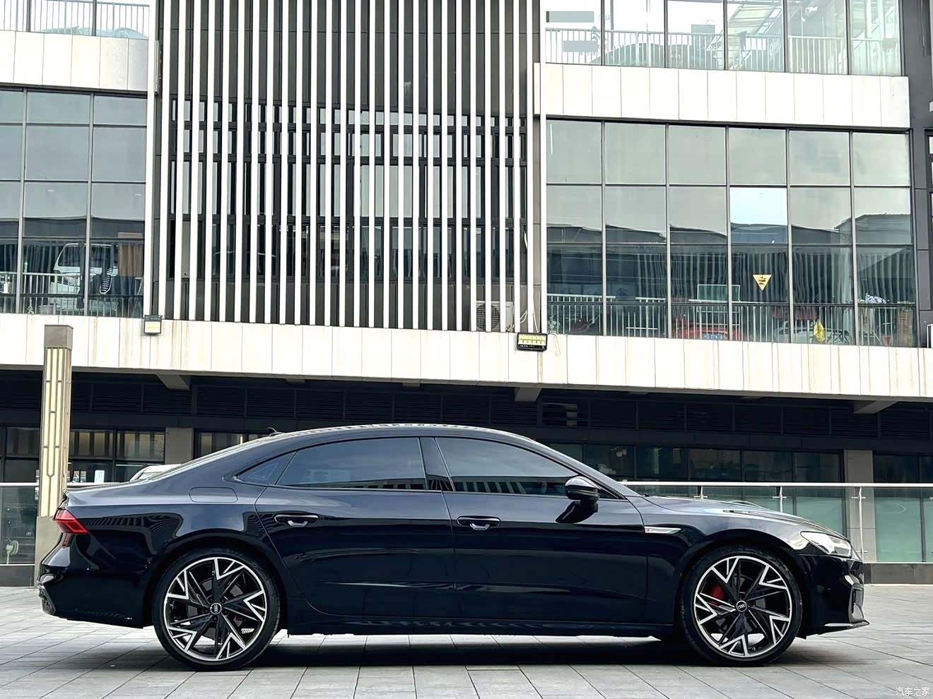 Audi A7L, 2025 7