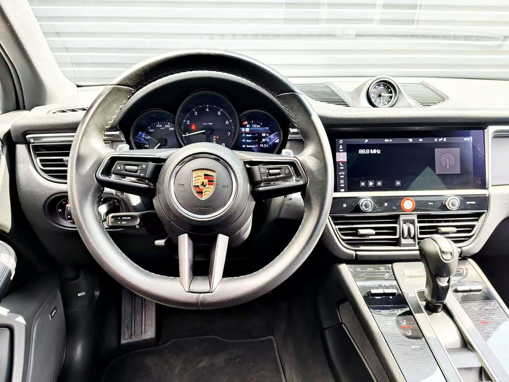 Porsche Macan, 2022 9