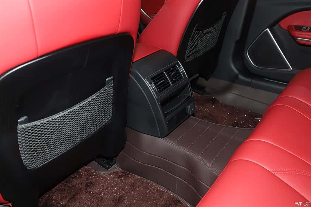 Land Rover P250, 2023 21