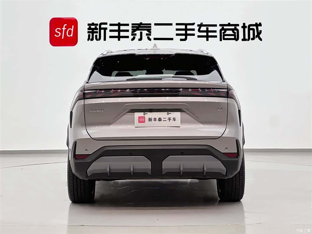 Geely Galaxy L7, 2024 7