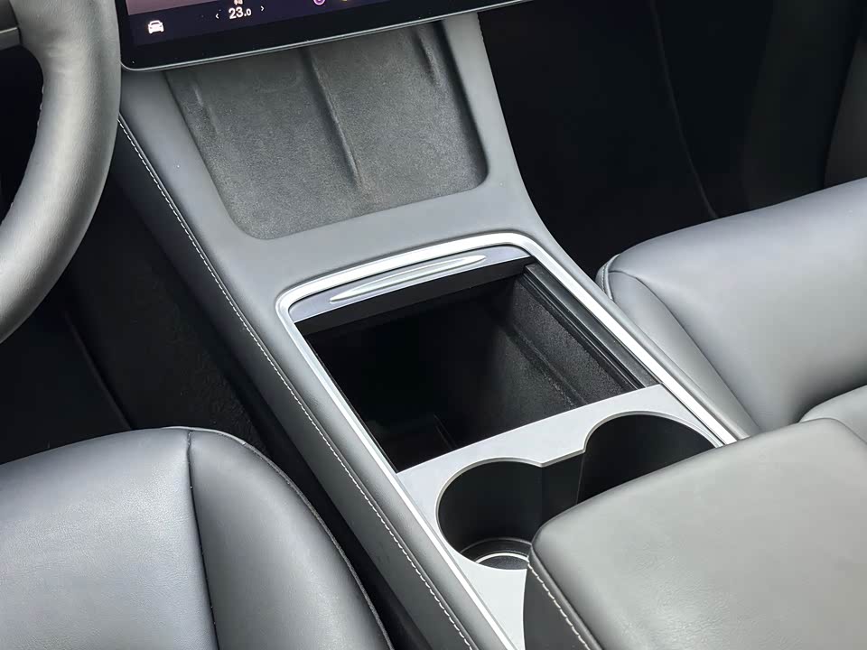 Tesla Model Y Tesla Model Y