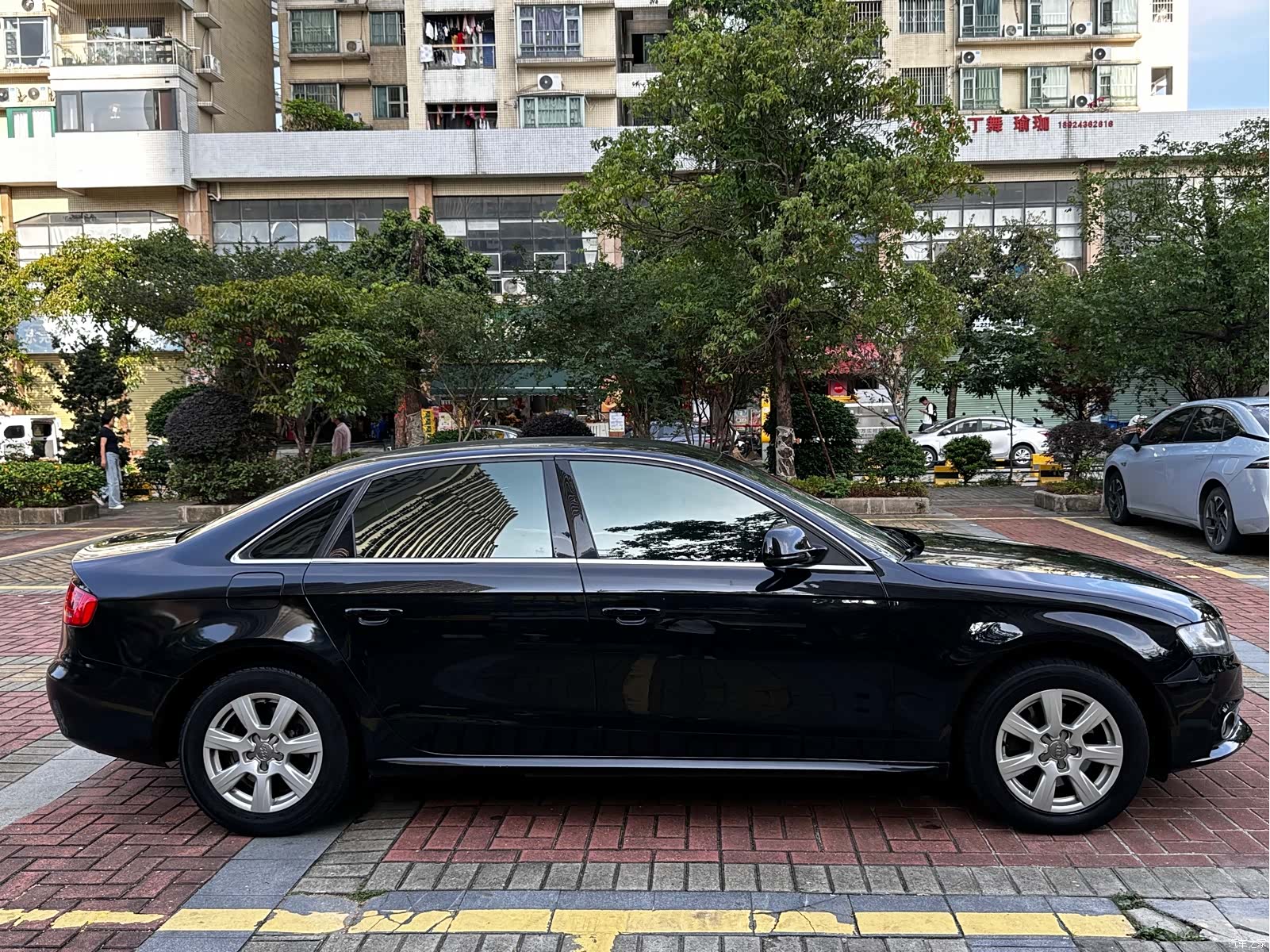 Audi A4L, 2011 4