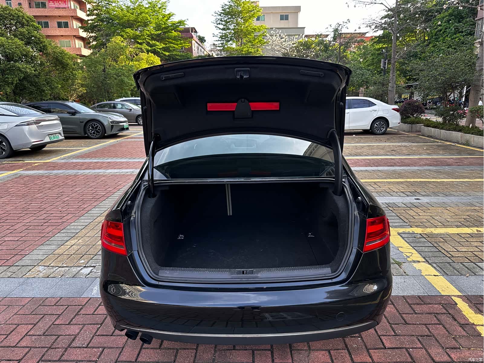 Audi A4L, 2011 10