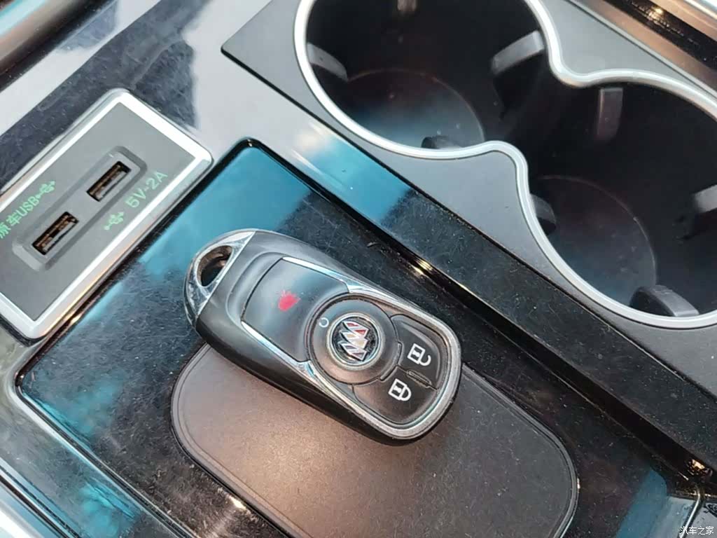 Buick GL8, 2020 9