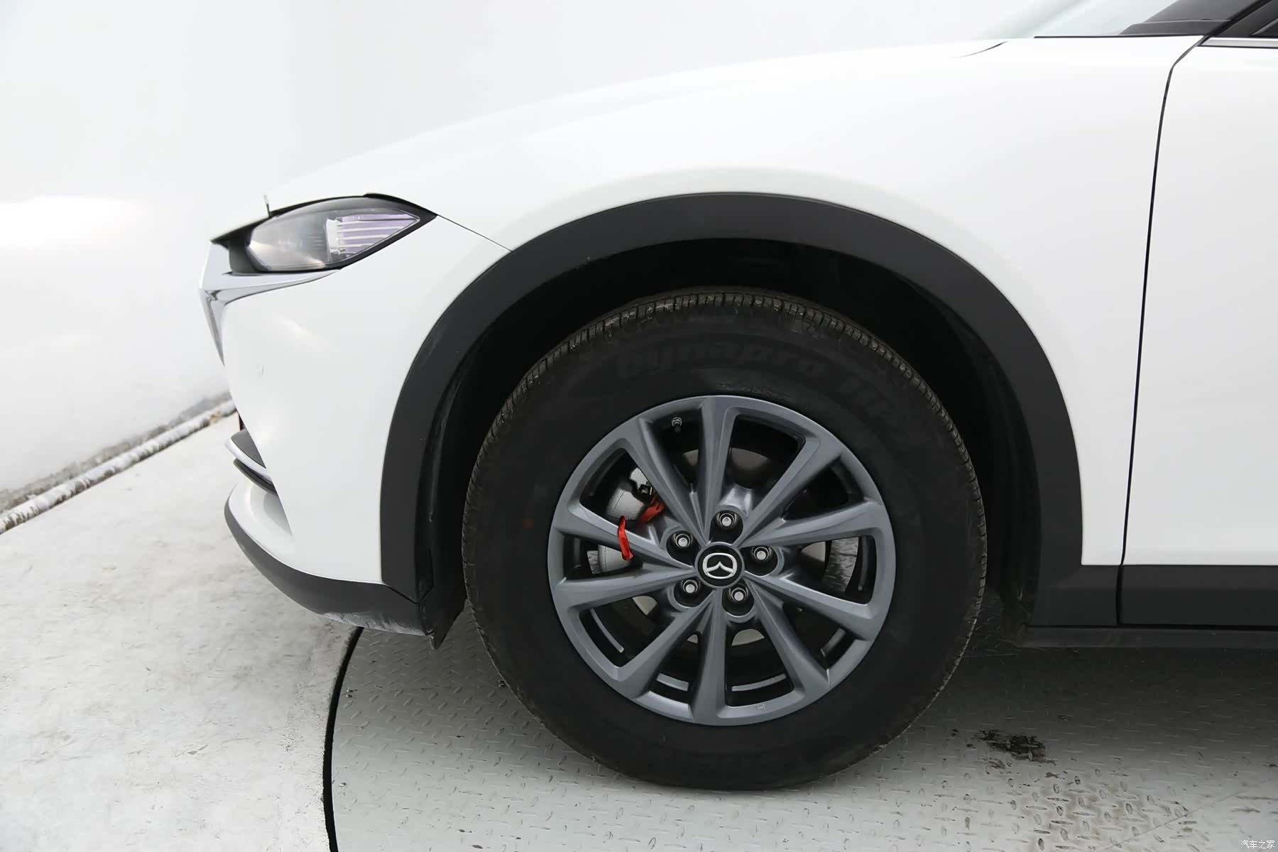 Mazda CX-4, 2023 11