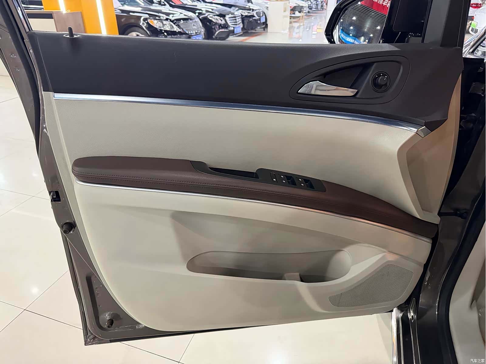 Buick GL8, 2022 13