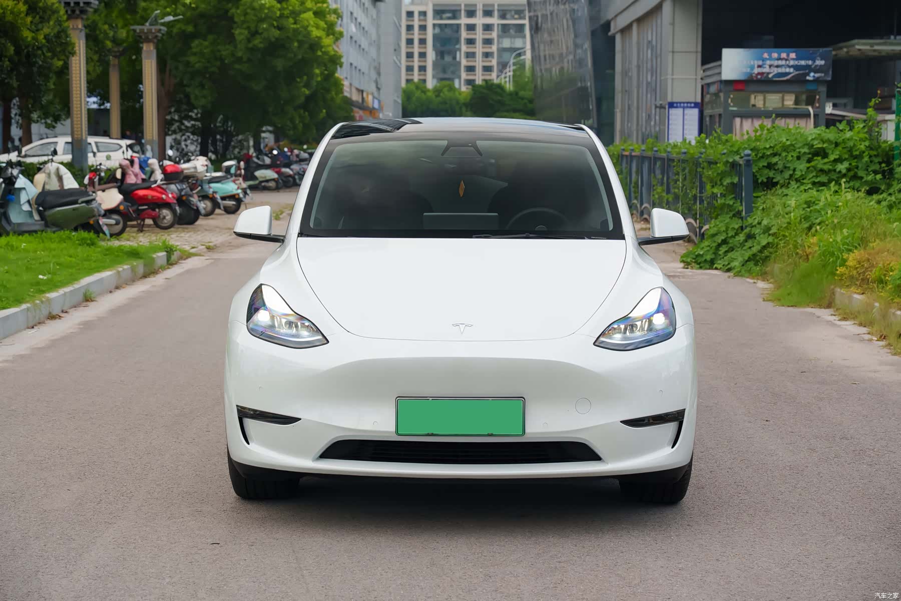 Tesla Model Y, 2022 2