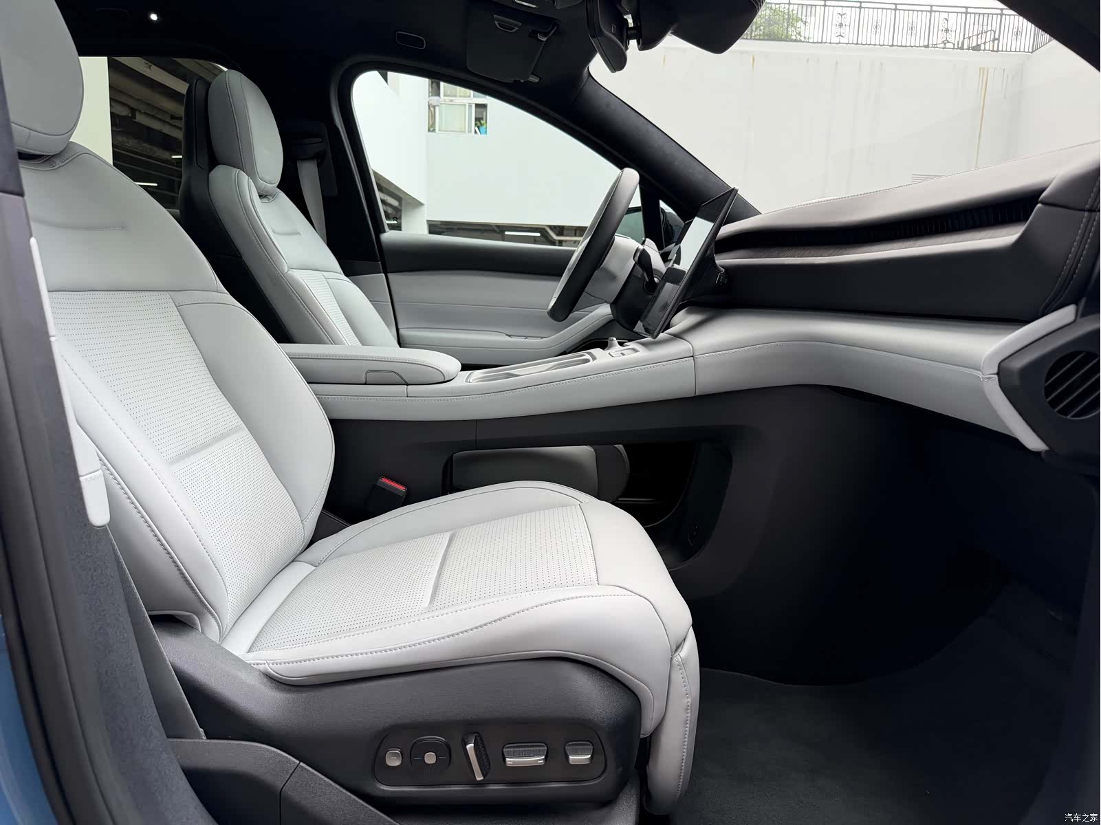 NIO ES6, 2023 11