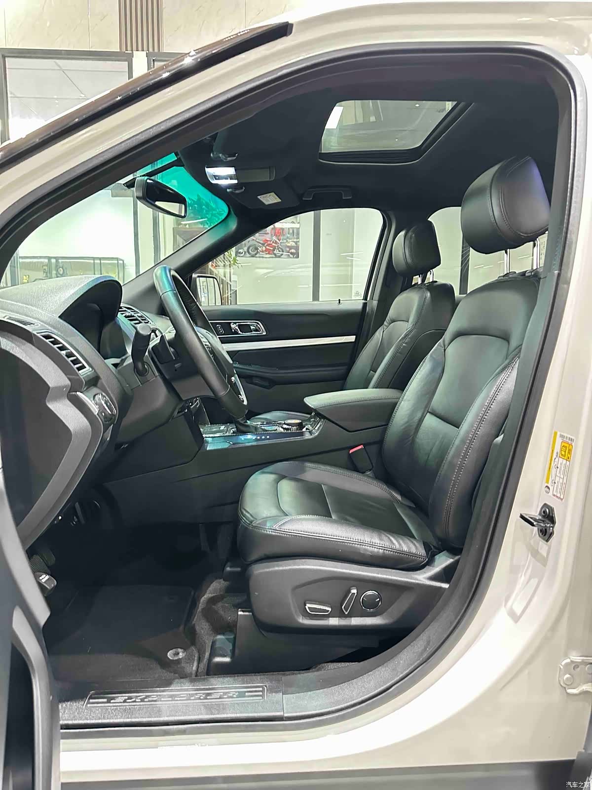 Ford Explorer, 2015 11
