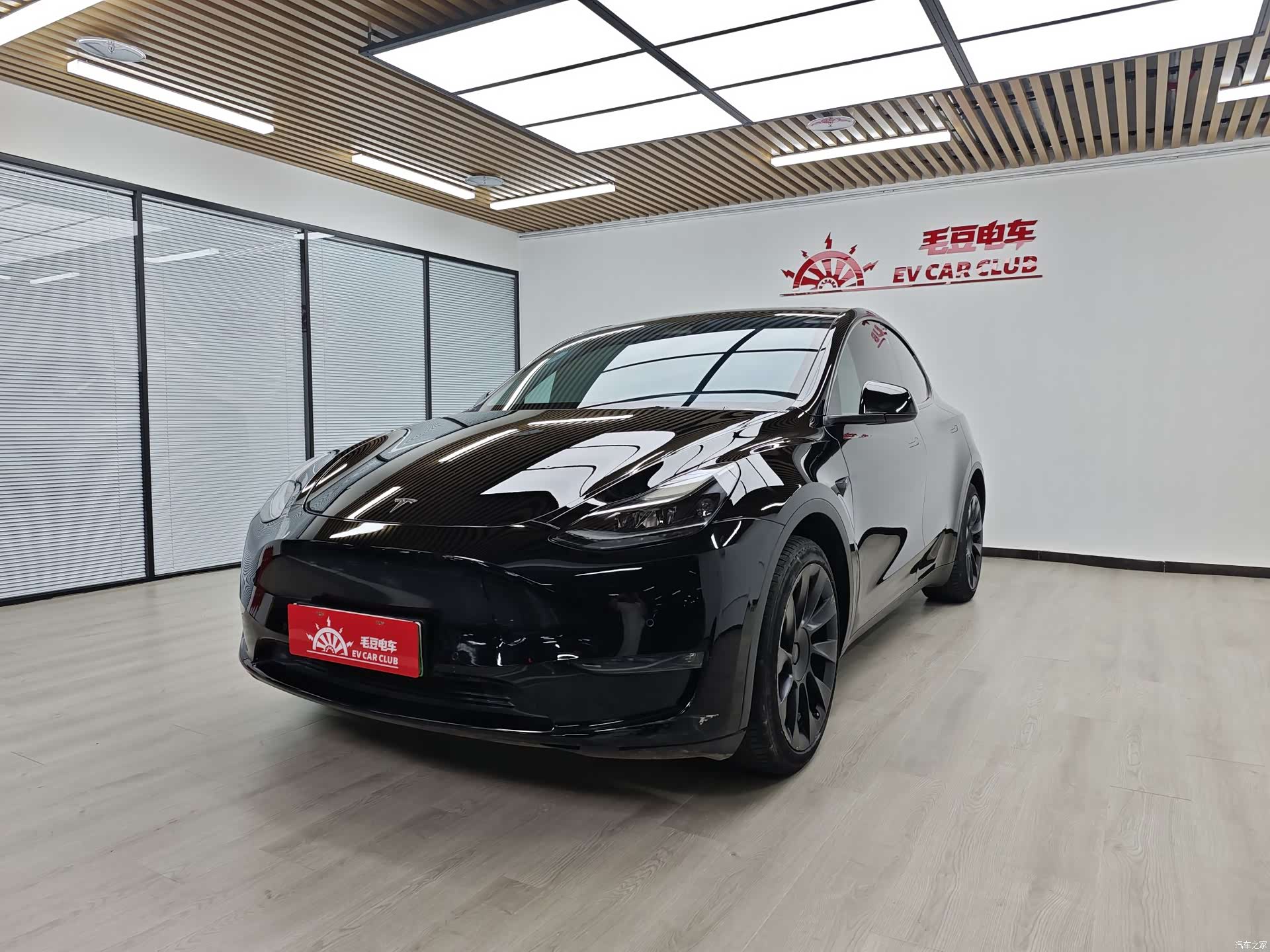 Tesla Model Y, 2022 1