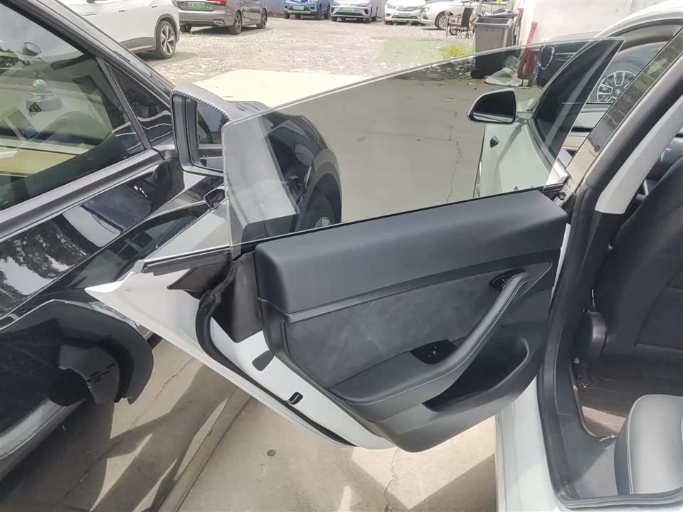 Tesla Model 3 Tesla Model 3