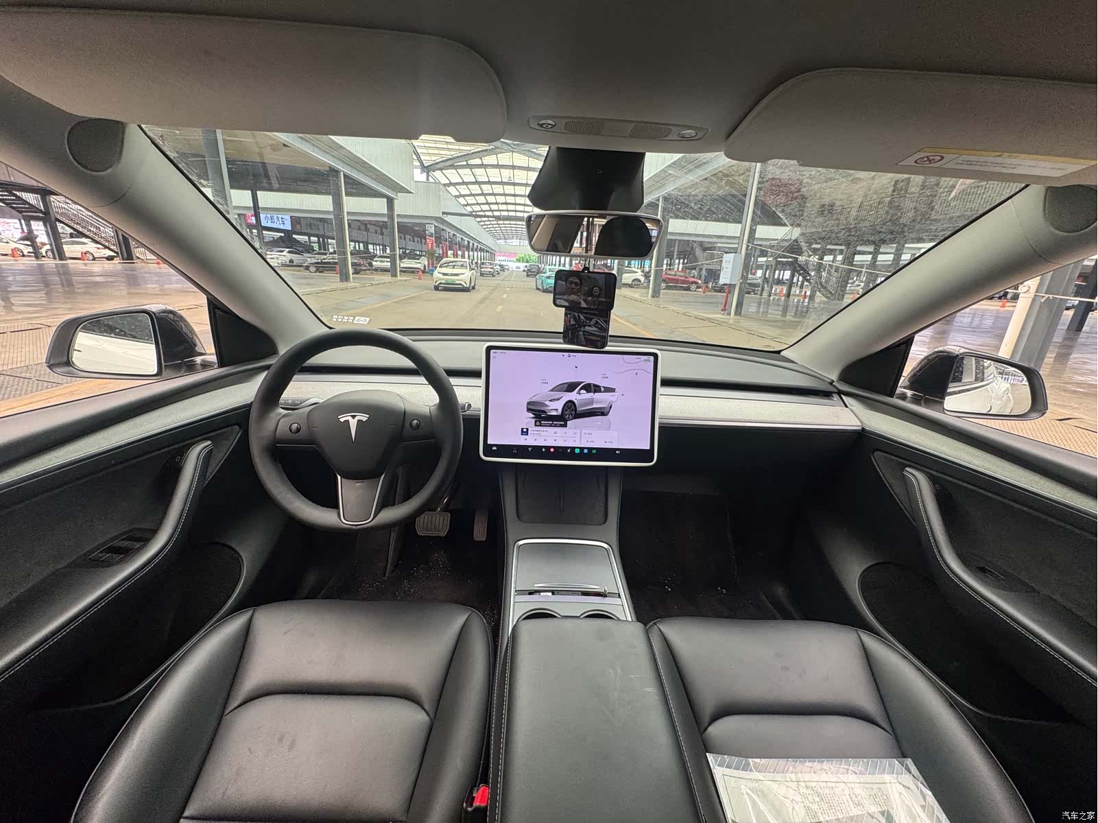 Tesla Model Y, 2024 6
