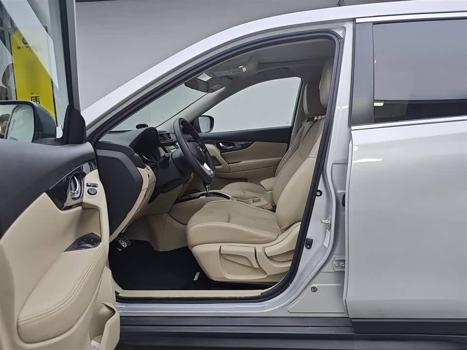 Nissan Qijun
