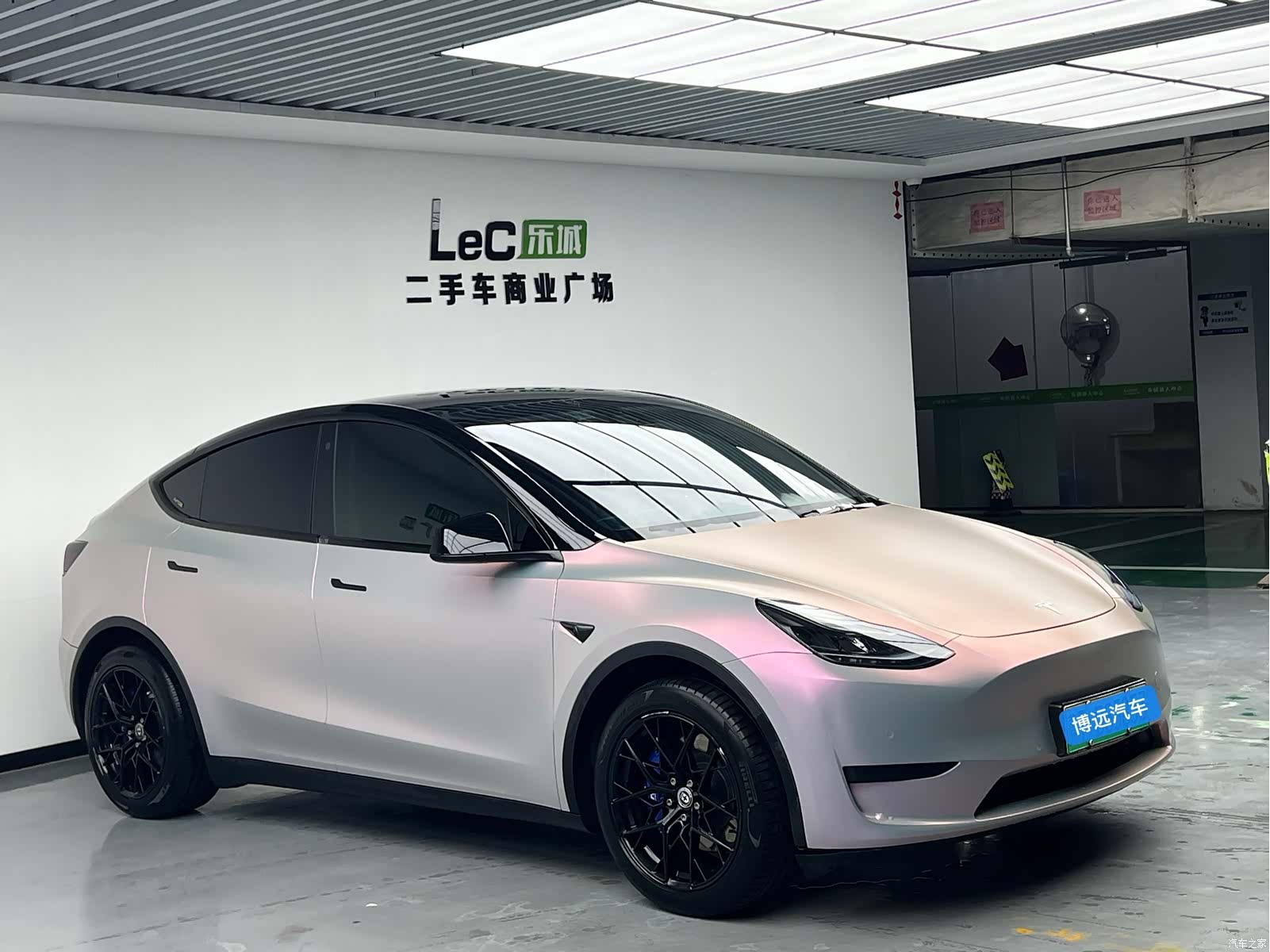 Tesla Model Y, 2022 3