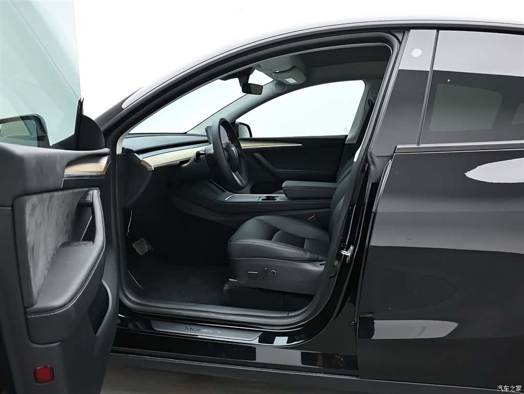 Tesla Model Y, 2021 12