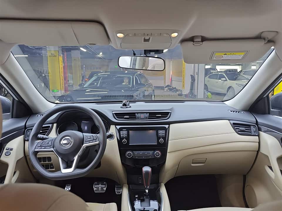Nissan Qijun
