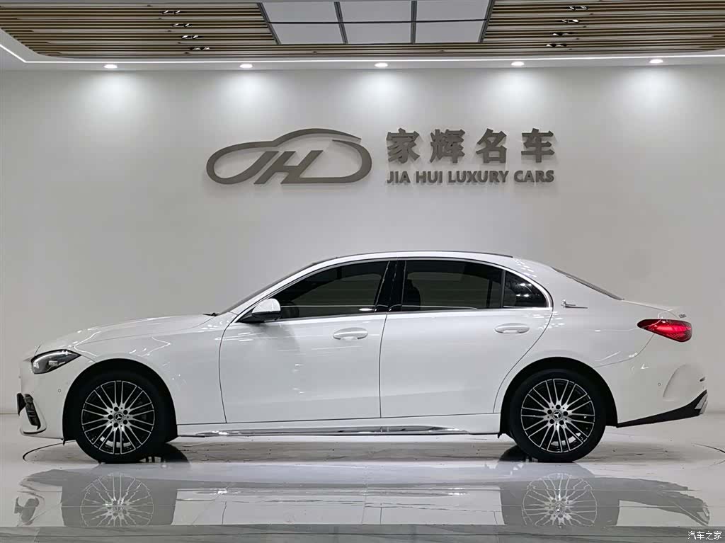 Mercedes-Benz C-Class, 2024 4