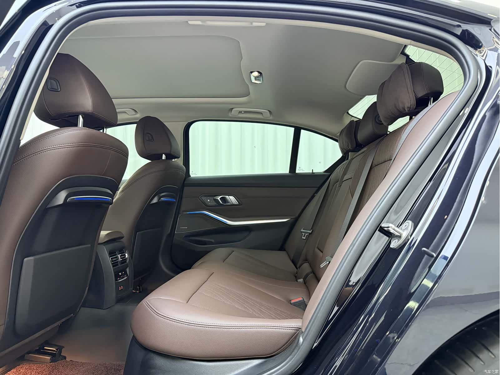 BMW 3 Series, 2022 все фото