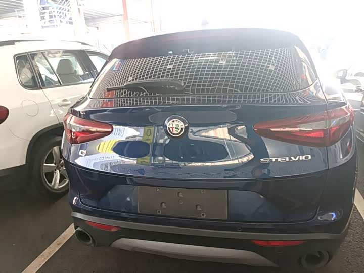 Alfa Romeo Stelvio si tan wei 2017 2.0T 200HP jing ying ban