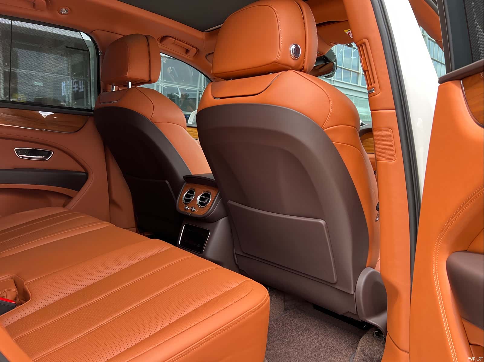 Bentley Bentayga, 2022 17