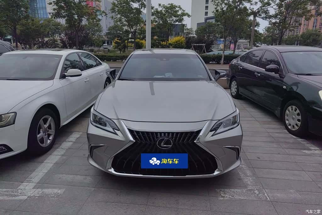 Lexus ES, 2023 2