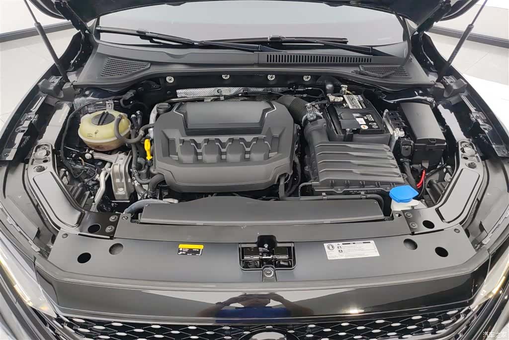 Volkswagen Passat, 2023 10