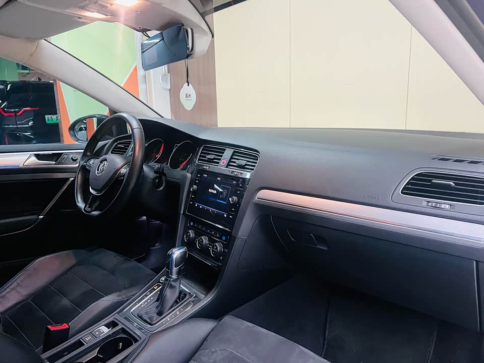 Volkswagen Golf*pure electricity Volkswagen Golf*pure electricity