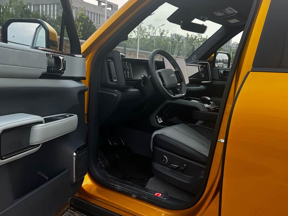 BYD Leopard 5 BYD Leopard 5