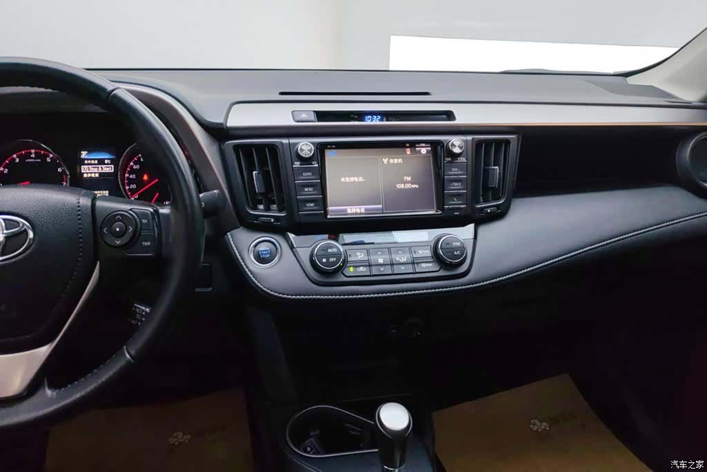 Toyota RAV4, 2018 13