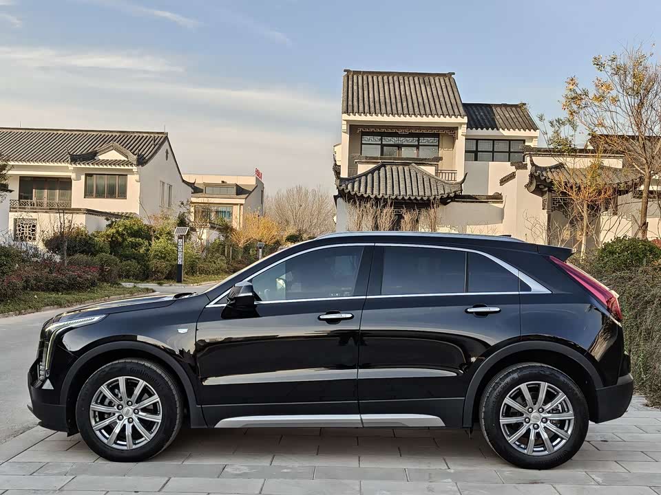 Cadillac XT4