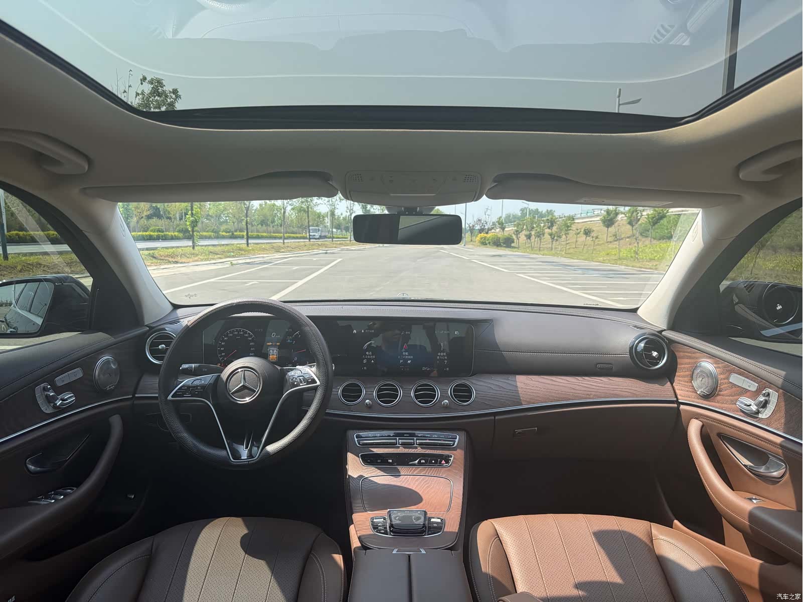 Mercedes-Benz E-Class, 2023 13