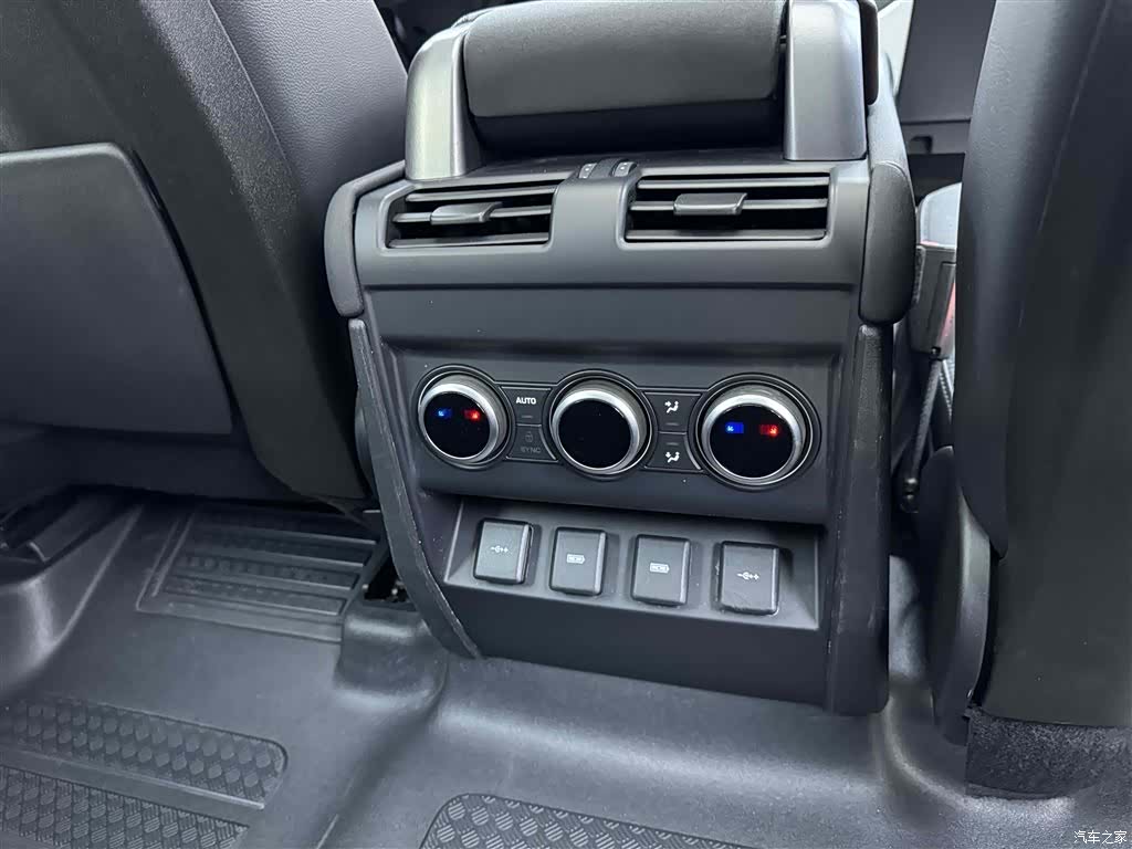 Land Rover Defender, 2020 22